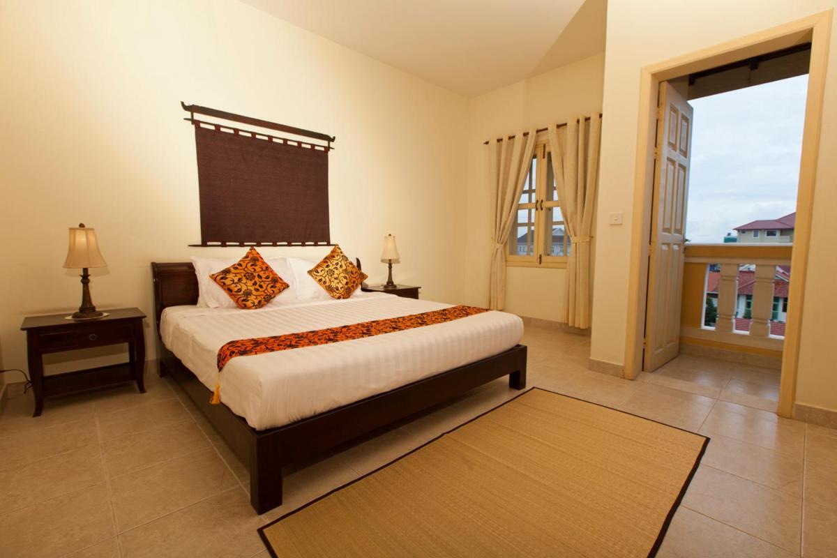 Grand Residence Phnom Penh Exterior photo