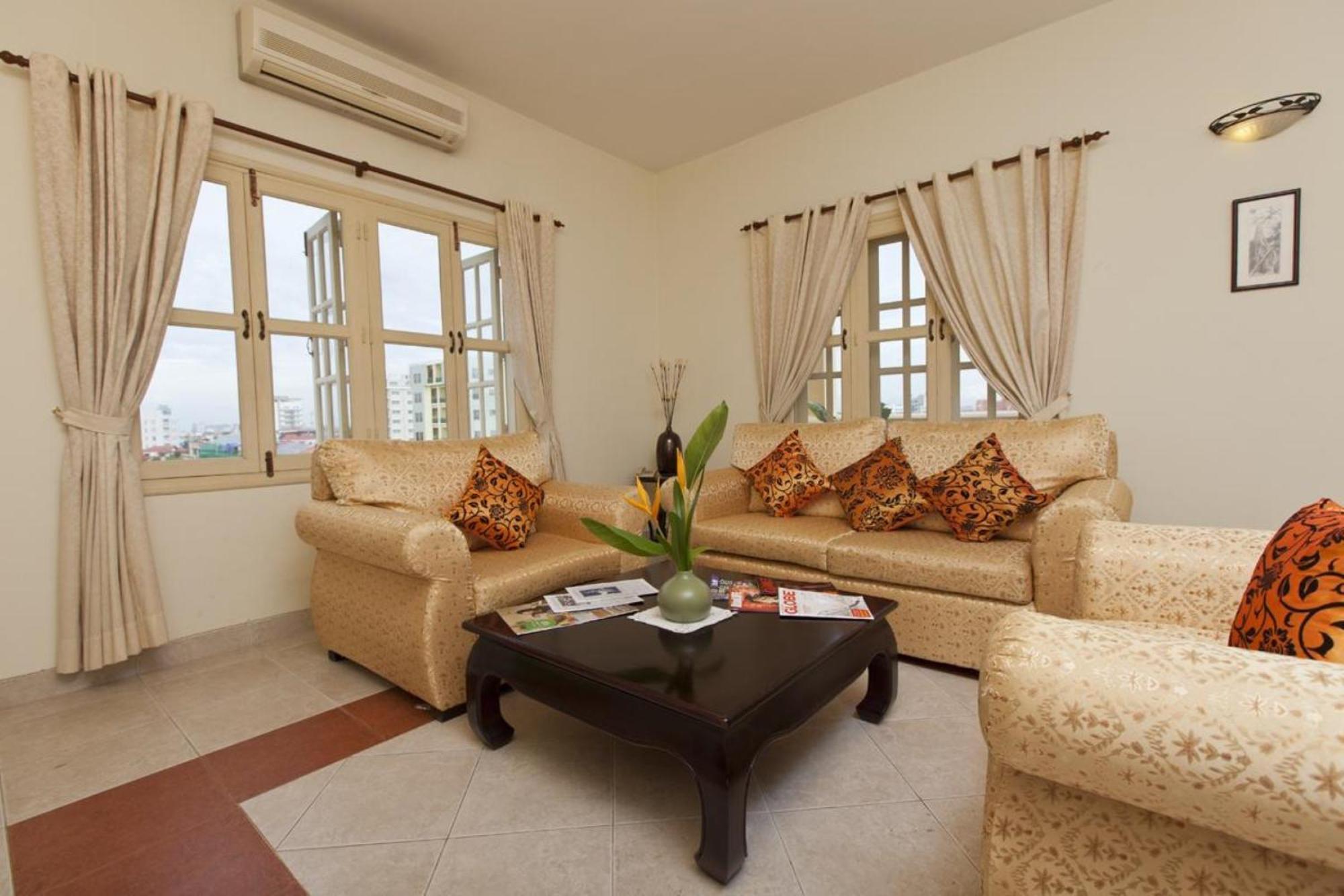 Grand Residence Phnom Penh Exterior photo