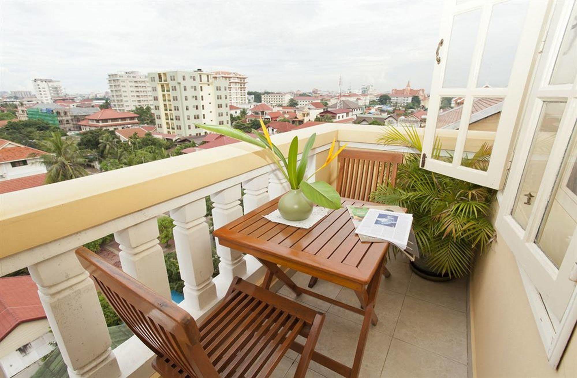 Grand Residence Phnom Penh Exterior photo